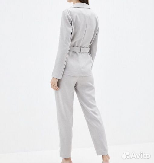 Брючный костюм женский 42 44