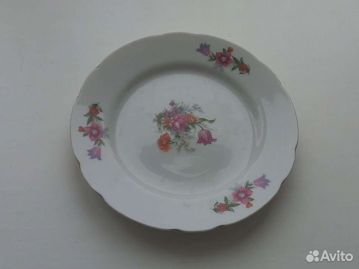 Фарфоровая тарелка (Япония)