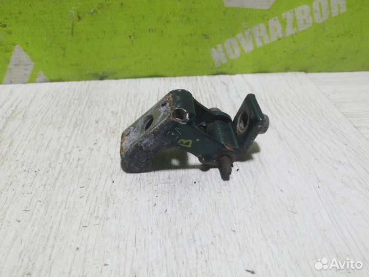 Петля двери Пежо 206