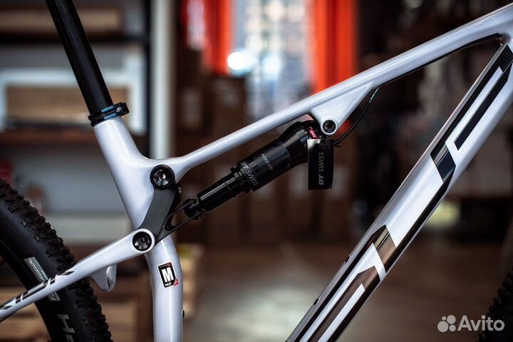 Велосипед Superior XF 929 RC Gloss White/Hologram