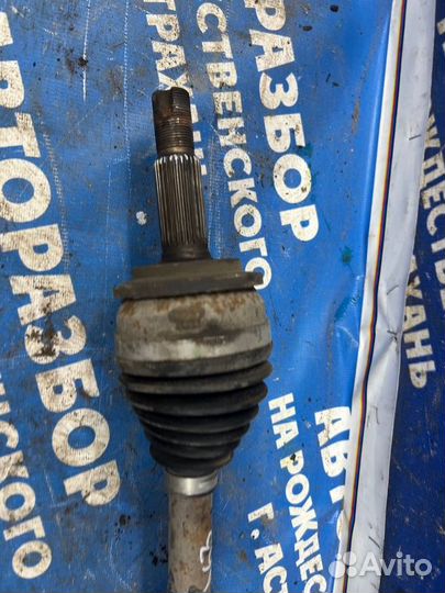 Левый привод Toyota Auris хэтчбек 1ZR 2007