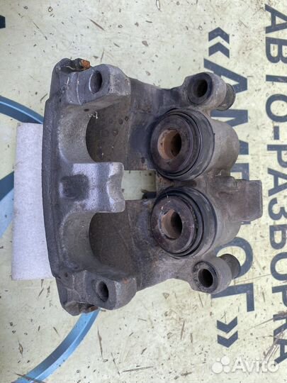 Mercedes W166 ML GL GLE GLS Суппорт передний RH