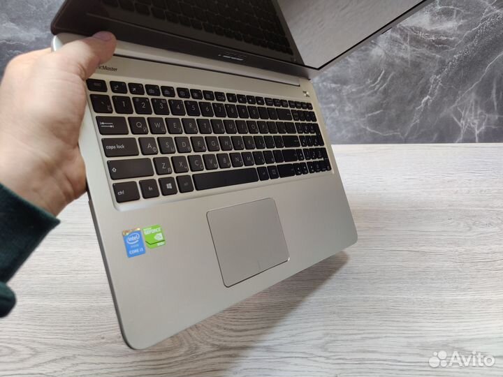 Ноутбук Asus / 15.6 Full hd / Intel / GeForce