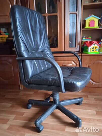 Компьютерное кресло руководителя бу