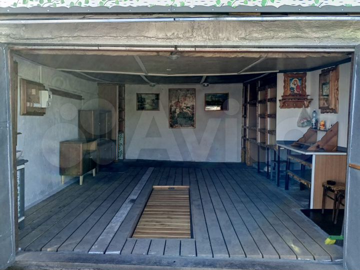 Гараж, > 30 м²