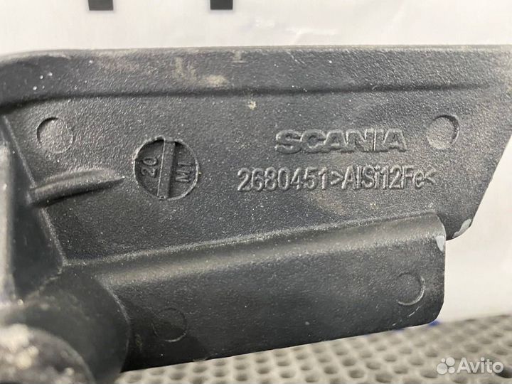 Ручка решетки капота Scania 6-series 2680451