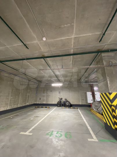 Машиноместо, 14 м²