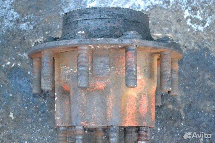 Ступица ведущего моста барабанные тормоза, правая