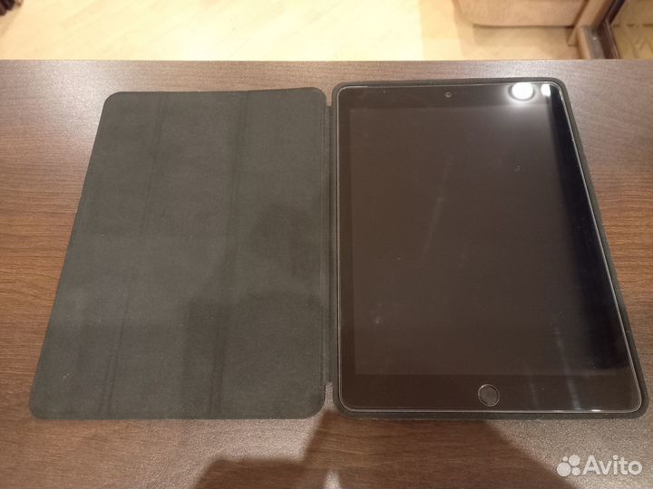 Планшет iPad 6th generation WI-FI + Cellular 32 гб