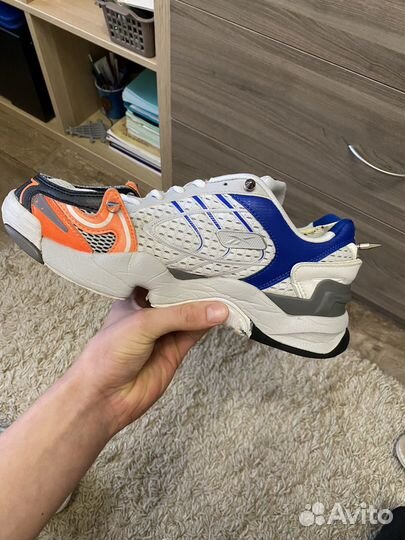 Vetements x reebok spike runner 400