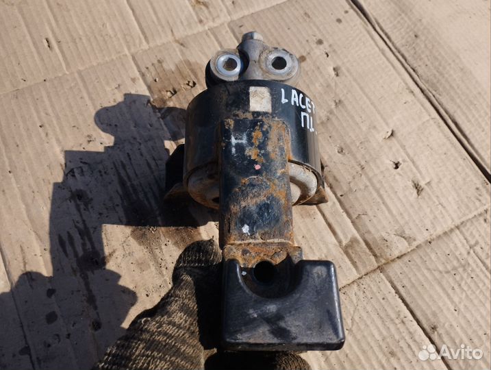 Подушка двигателя левая Chevrolet Lacetti Седан