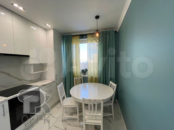 2-к. квартира, 52 м², 11/14 эт.