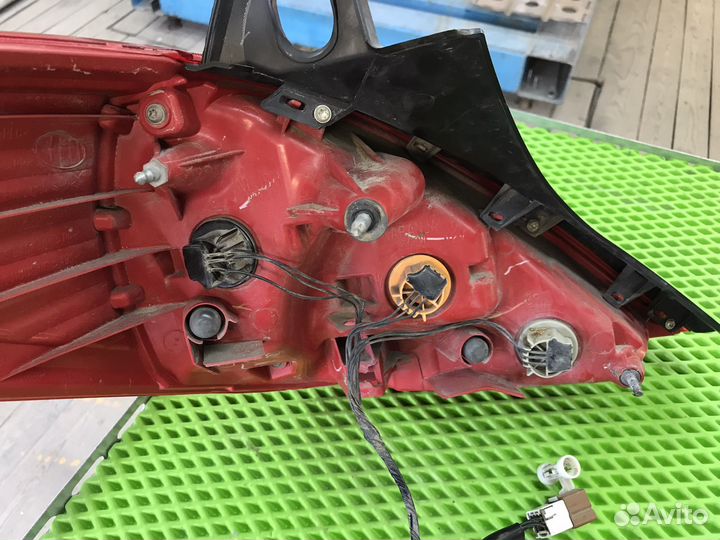 Фонарь задний правый nissan tiida