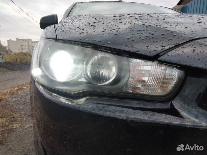 Фары Митсубиси Лансер 10