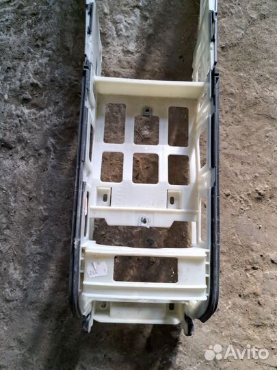 Крепление Центральной консоли Audi A6 C6