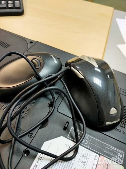 Ноутбук MSI M670