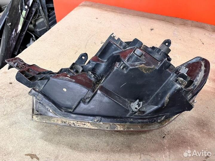 Фара левая и правая Mitsubishi Airtek