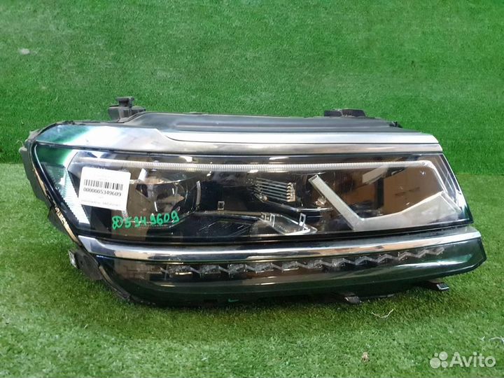Фара правая Volkswagen Tiguan