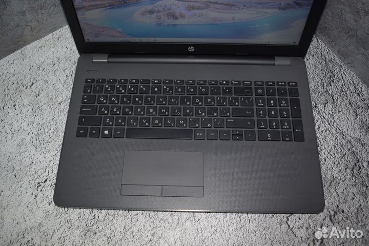 Ноутбук hp на Core i3-7020U/ 8 GB/ Full HD/ ssd