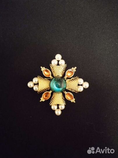 Брошь новая в форме Мальтийского креста