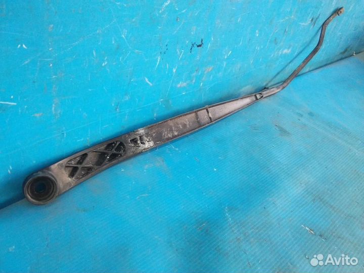 Поводок стеклоочистителя передний левый Hyundai So