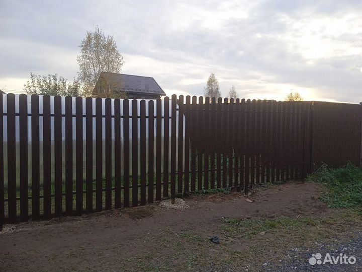 Забор из евроштакетника
