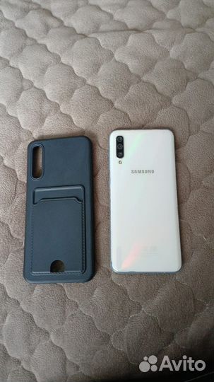 Samsung Galaxy A50, 4/64 ГБ