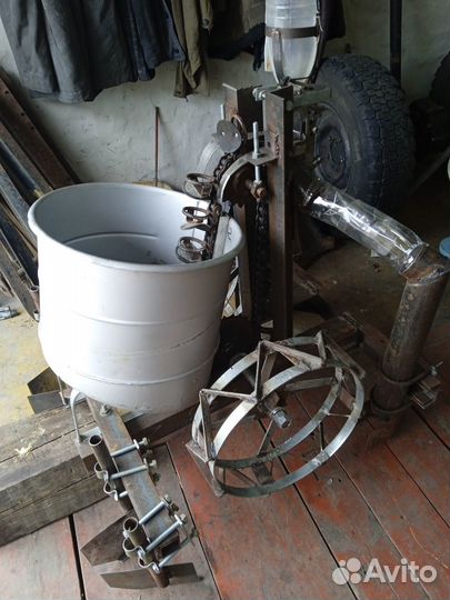 Картофелесажалка для минитрактора