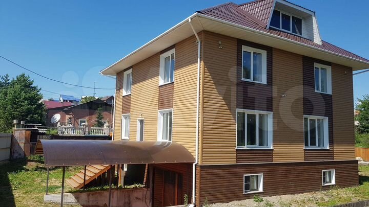 Дом 240 м² на участке 7 сот.