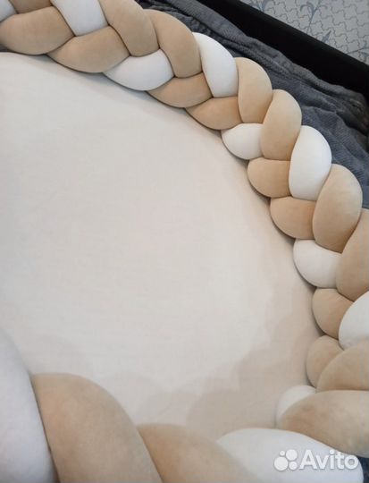 Бортик коса в кроватку