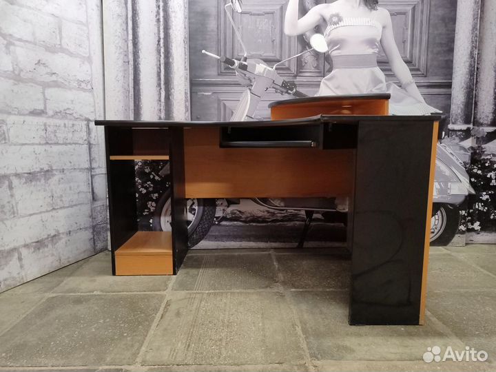 Стол эргономичный компьютерный 04-407 бу 130х91х75