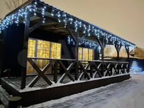 интерьер в стиле театра. фон кафе. в темном зале ресторана песня. стих лермонтова про злого чечена. бар из аниме.