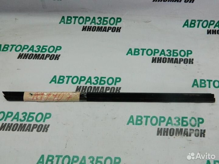 Уплотнитель для Peugeot 200 207 2006-2013г