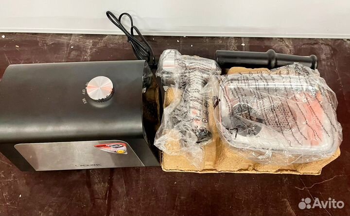 Мясорубка электрическая с насадками Cronier, 2800В