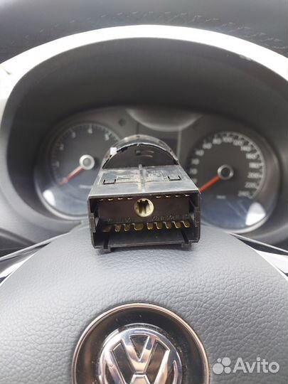 Запчасти на поло седан