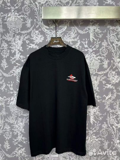 Футболка Balenciaga