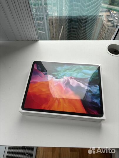 Apple iPad pro 12.9 4th gen