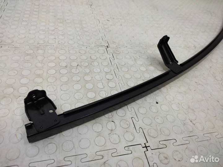 Направляющая стекла двери передняя левая Lexus Rx