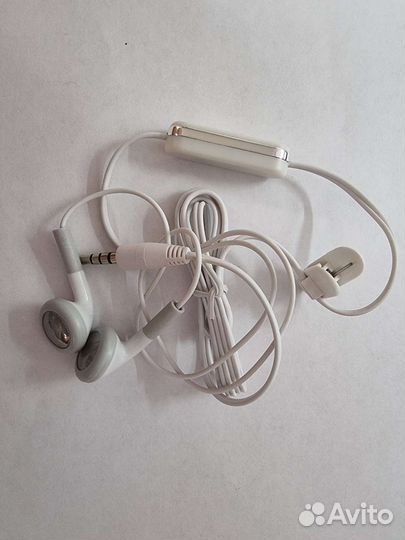 Проводные наушники с микрофоном