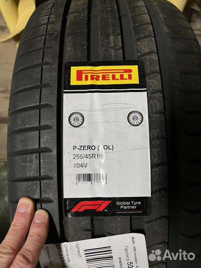 Pirelli P Zero 255/45 R19 и 285/40 R19