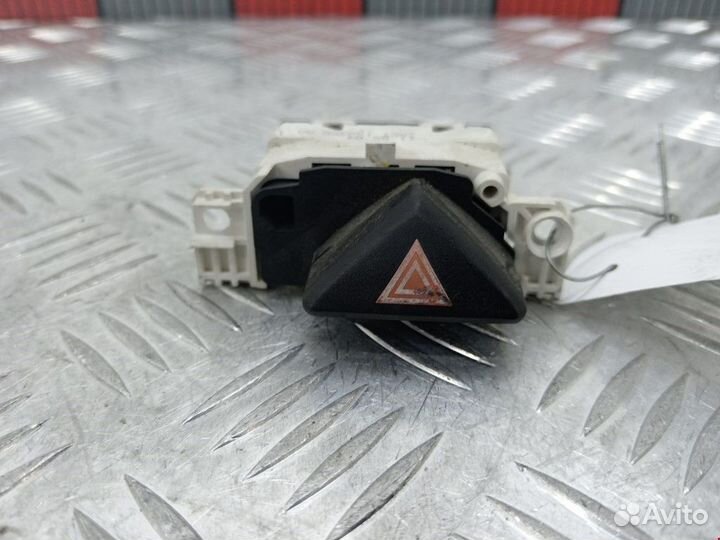 Кнопка аварийной сигнализации Ford Focus рест