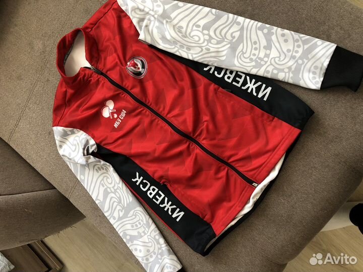 Костюм спортивный