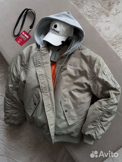 Бомбер женский