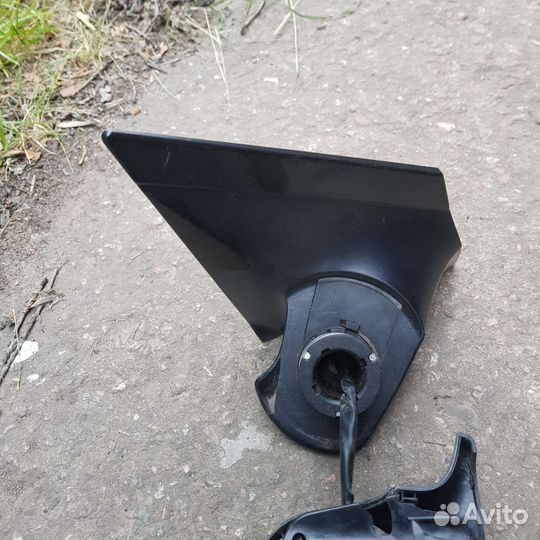 Зеркало заднего вида