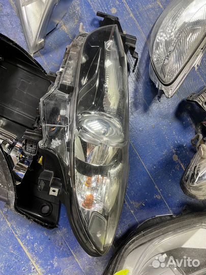 Стекло на фару mazda 6