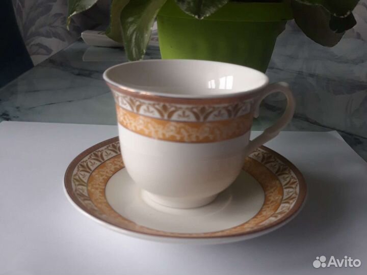 Чайные чашки с блюдцами