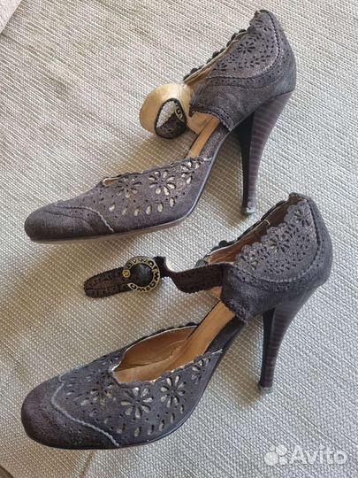 Туфли женские на шпильке