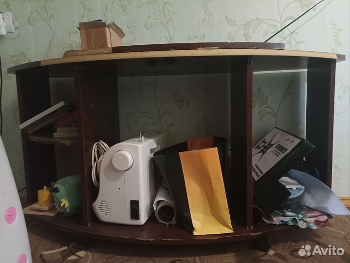 Столик под телевизор бу