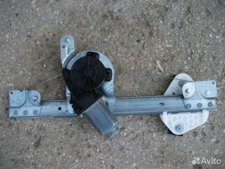 Рено Логан - правый задний эл. стеклоподъемник