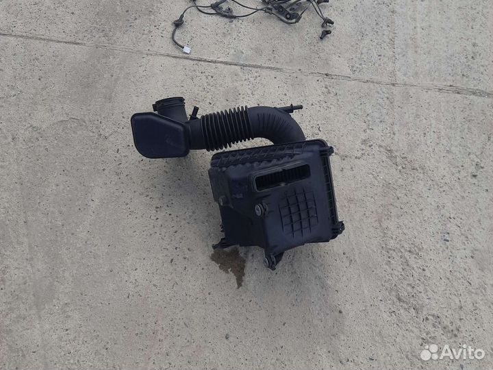 Корпус воздушного фильтра Hyundai Sonata 6 yf